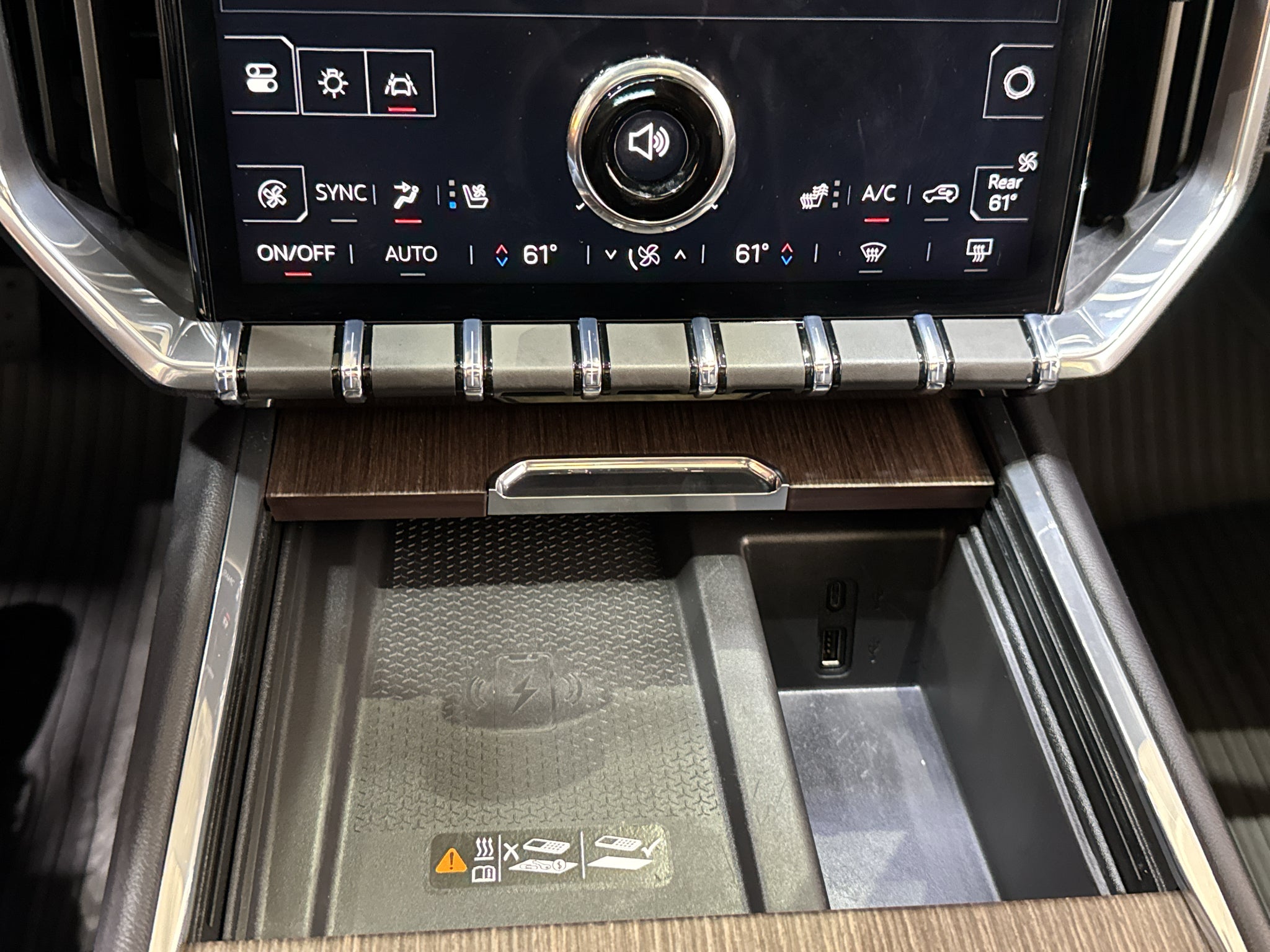 2025 GMC Acadia Denali