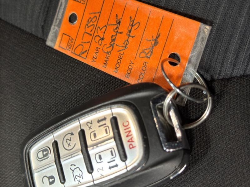 2023 Chrysler Voyager LX