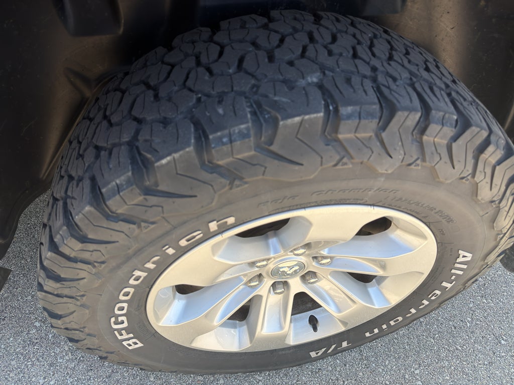 2019 RAM 1500 Laramie Crew Cab 4x4 5'7" Box