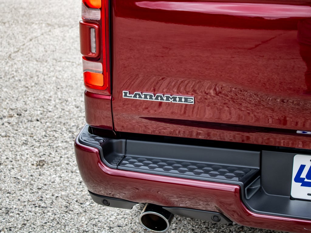 2021 RAM 1500 Laramie Crew Cab 4x4 5'7" Box