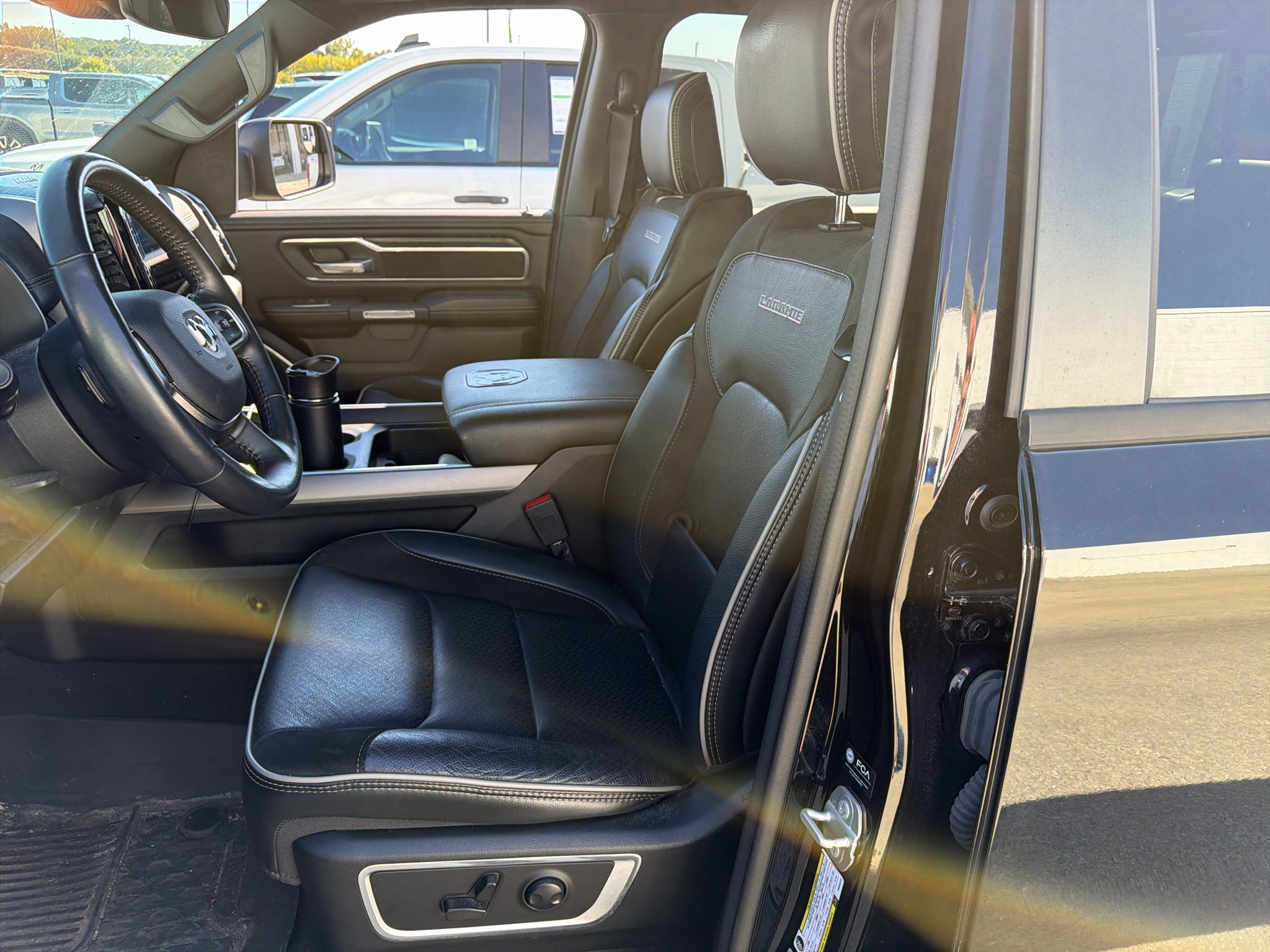 2023 RAM 1500 Laramie Crew Cab 4x4 5'7" Box