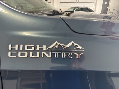 2025 Chevrolet Suburban High Country