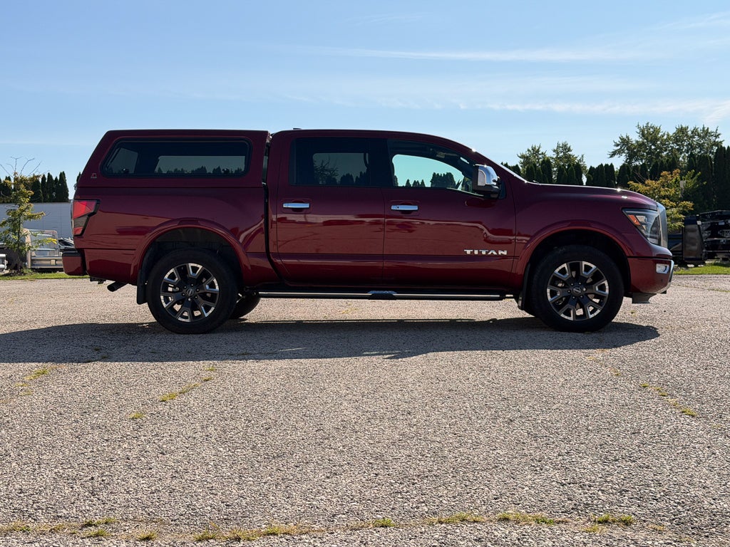 2023 Nissan TITAN Crew Cab Platinum Reserve 4x4