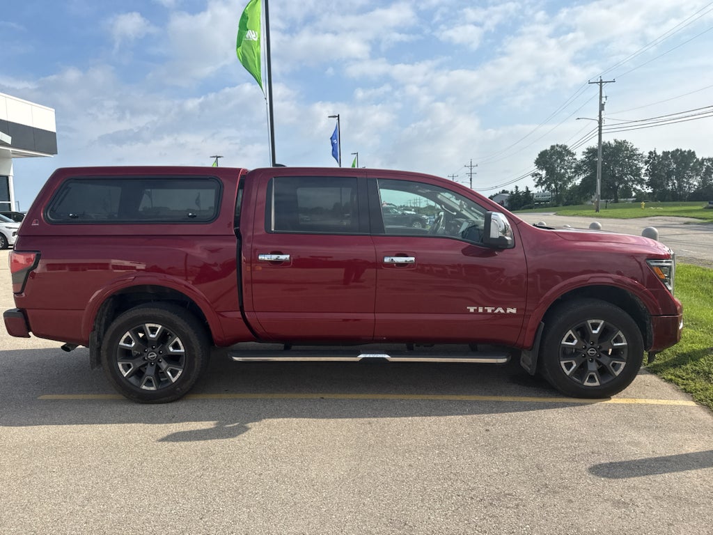 2023 Nissan TITAN Crew Cab Platinum Reserve 4x4