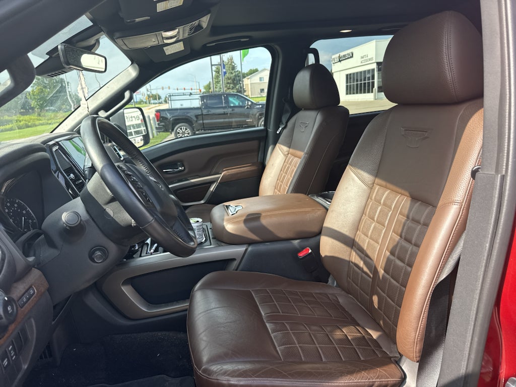 2023 Nissan TITAN Crew Cab Platinum Reserve 4x4