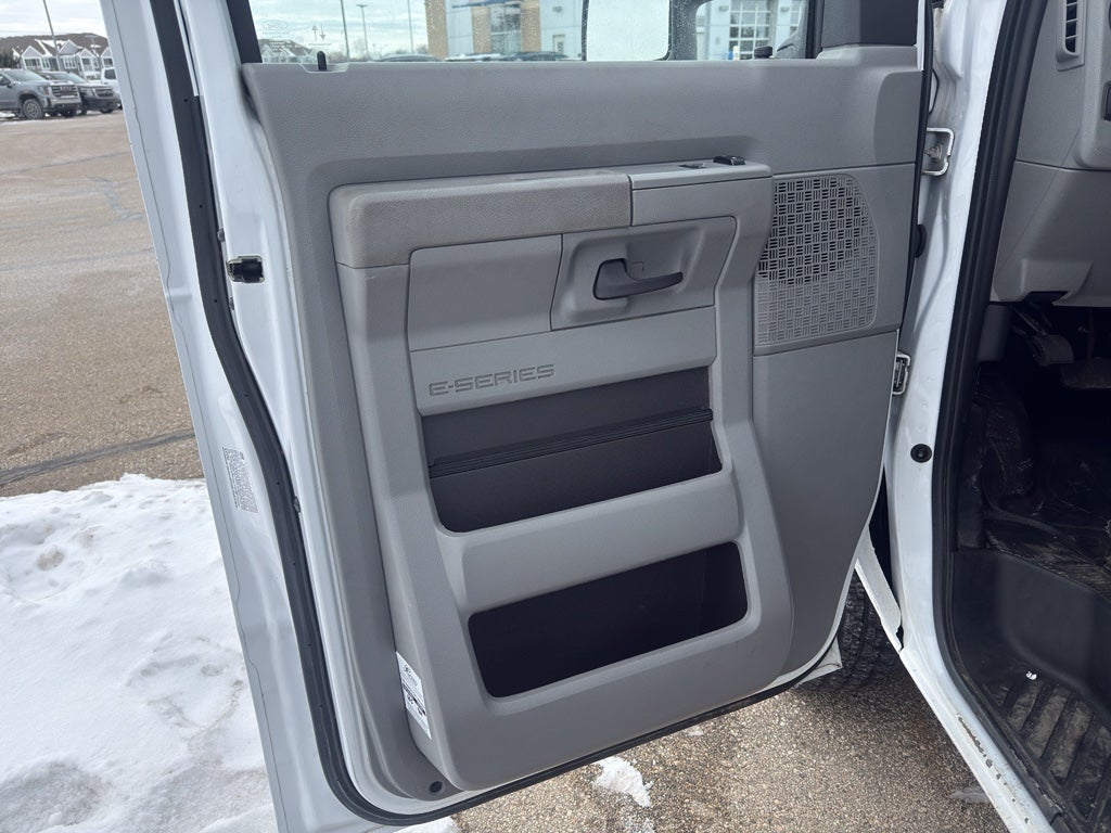 2024 Ford E-Series Cutaway BASE