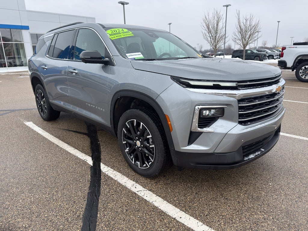 2024 Chevrolet Traverse LT