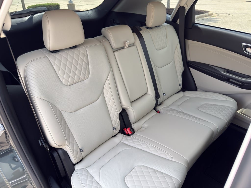 2023 Ford Edge Titanium