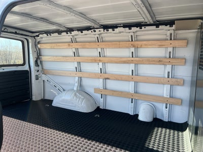 2024 Chevrolet Express Cargo 2500 WT