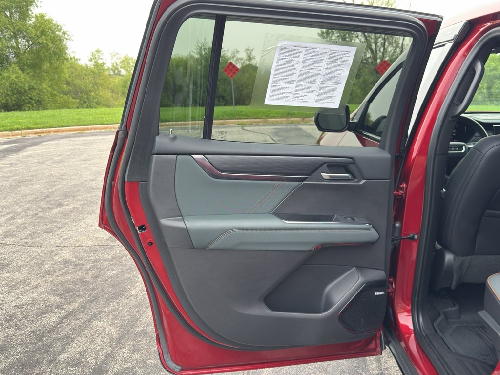 2025 GMC Acadia AT4