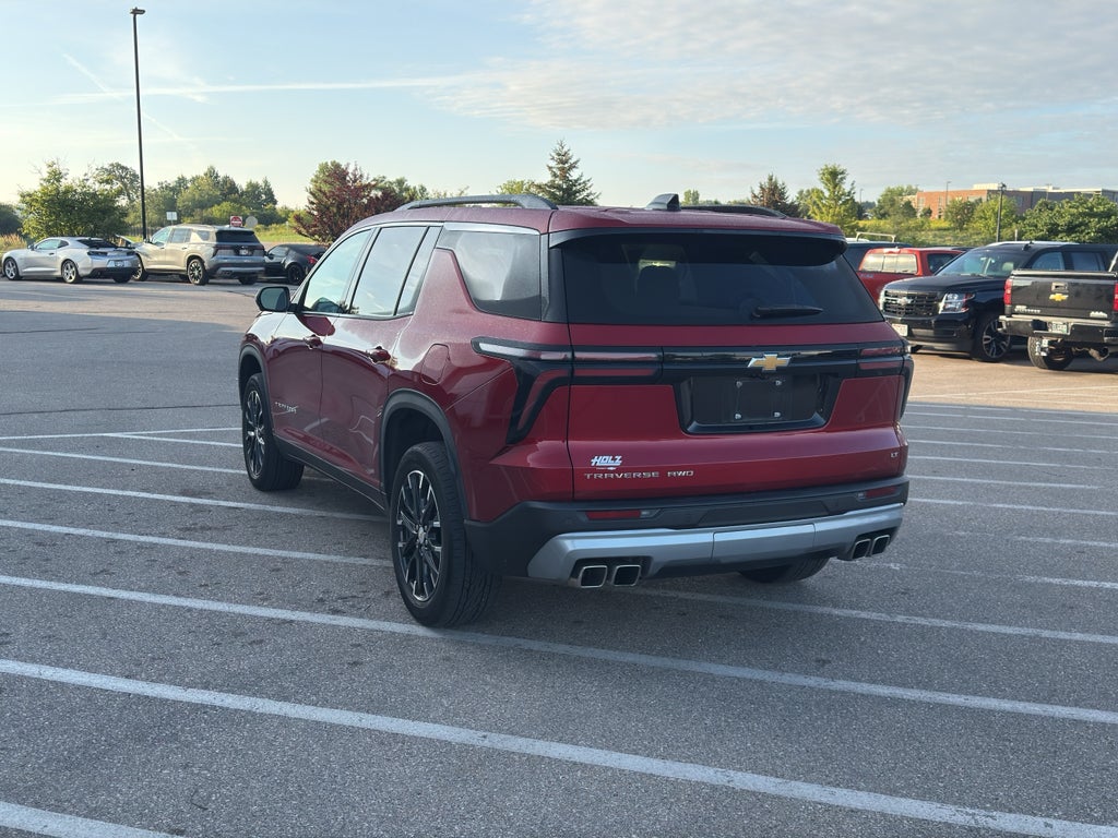 2024 Chevrolet Traverse LT