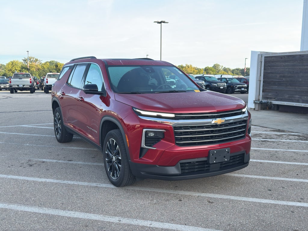 2024 Chevrolet Traverse LT