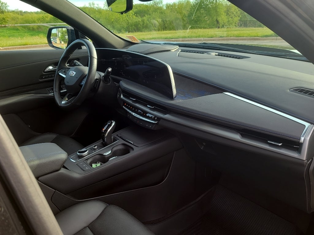2024 Cadillac XT4 Sport