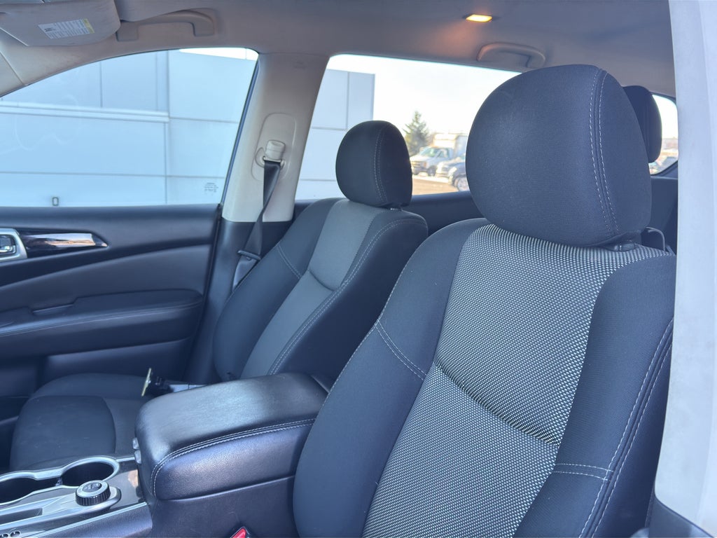 2019 Nissan Pathfinder SV