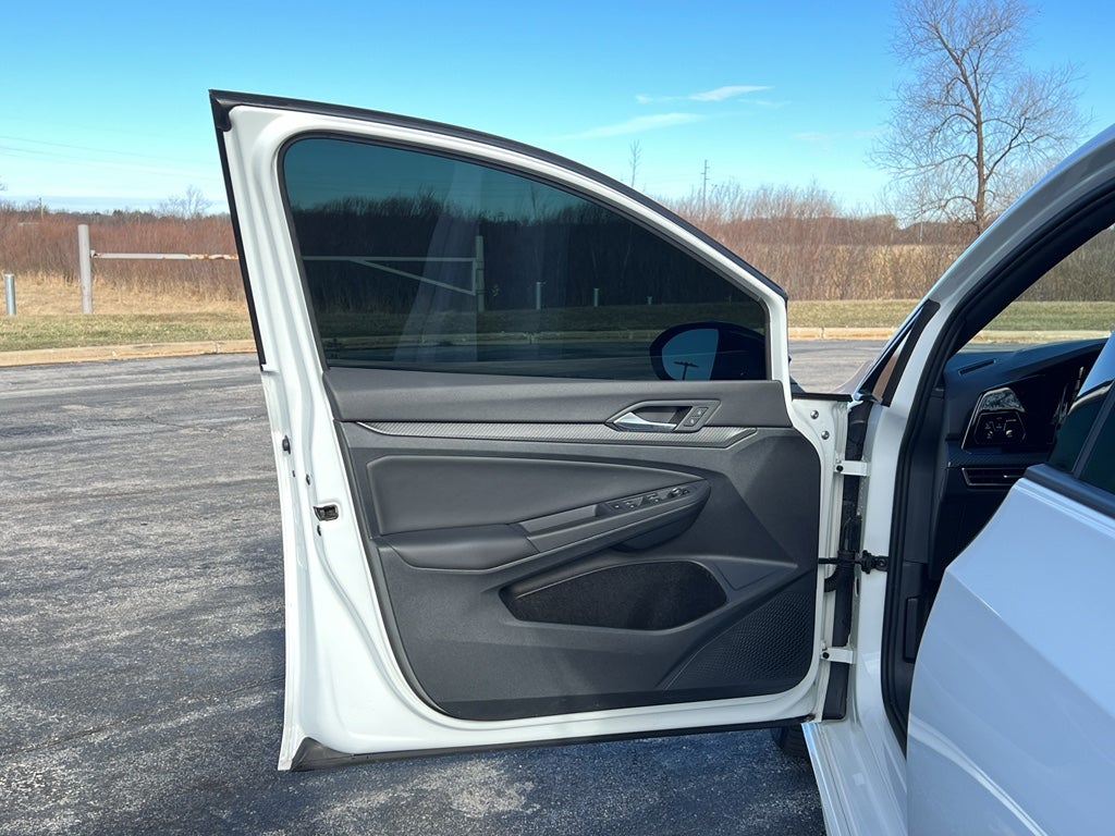 2023 Volkswagen Golf R BASE