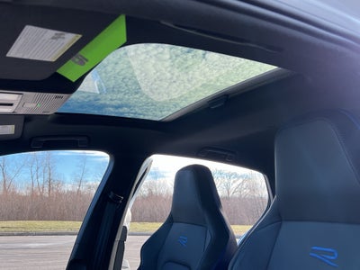 2023 Volkswagen Golf R BASE