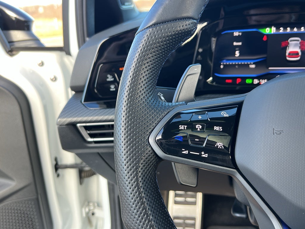 2023 Volkswagen Golf R BASE