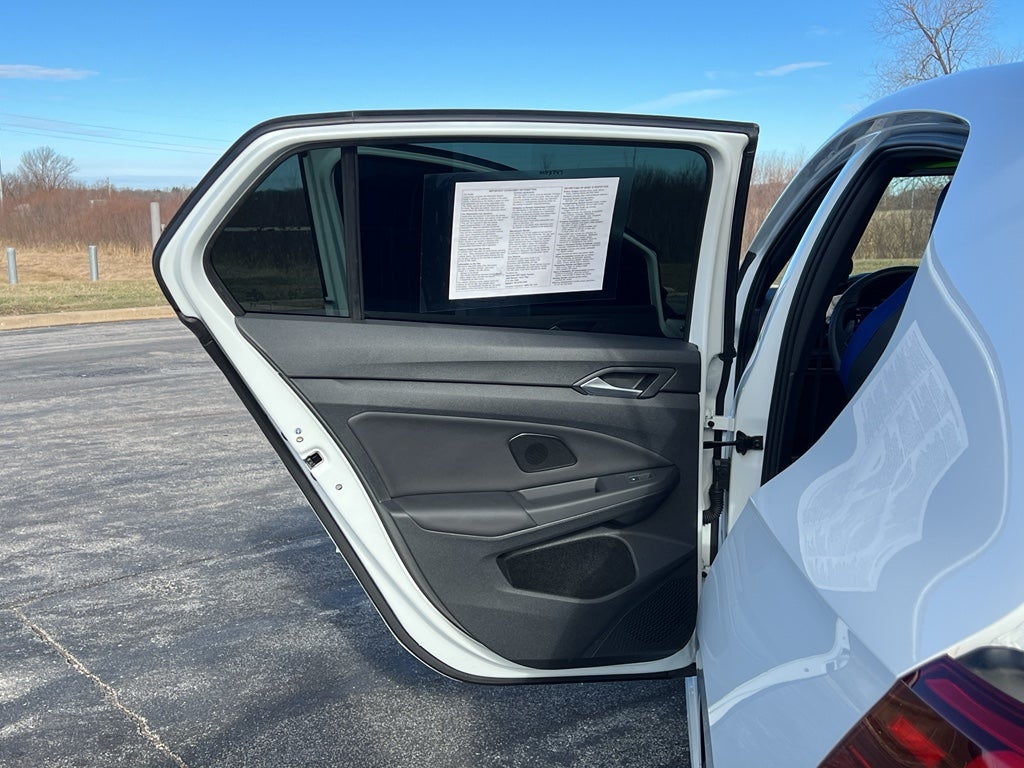 2023 Volkswagen Golf R BASE