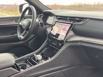 2024 Jeep Grand Cherokee L Overland w/Tow & Entertainment