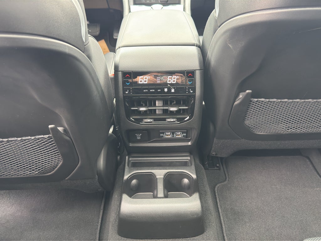 2024 Jeep Grand Cherokee L Overland w/Tow & Entertainment