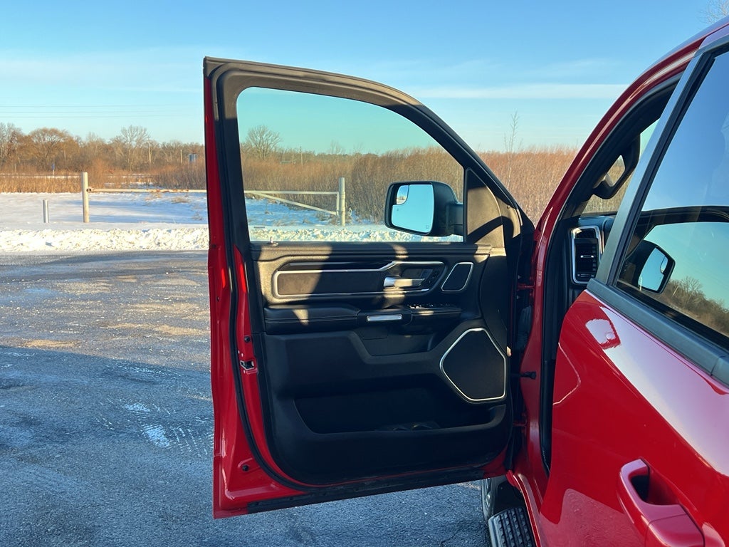 2021 RAM 1500 Laramie Night Edition w/Moonroof