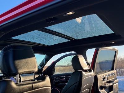 2021 RAM 1500 Laramie Night Edition w/Moonroof