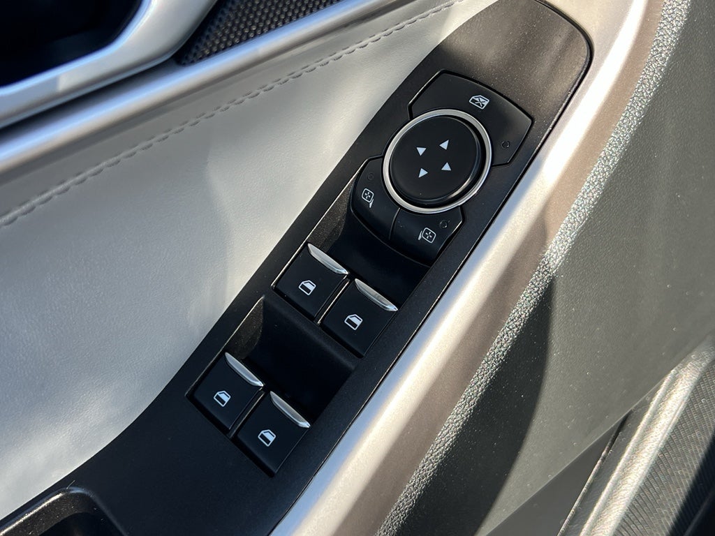 2023 Ford Explorer XLT 202A w/Moonroof