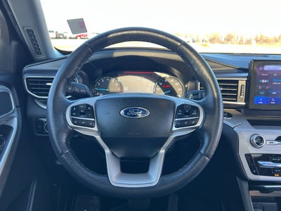 2023 Ford Explorer XLT 202A w/Moonroof