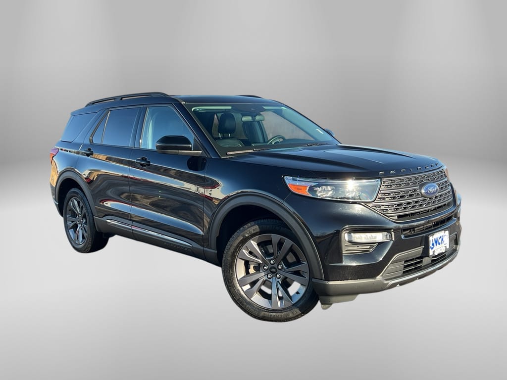 2023 Ford Explorer XLT 202A w/Moonroof