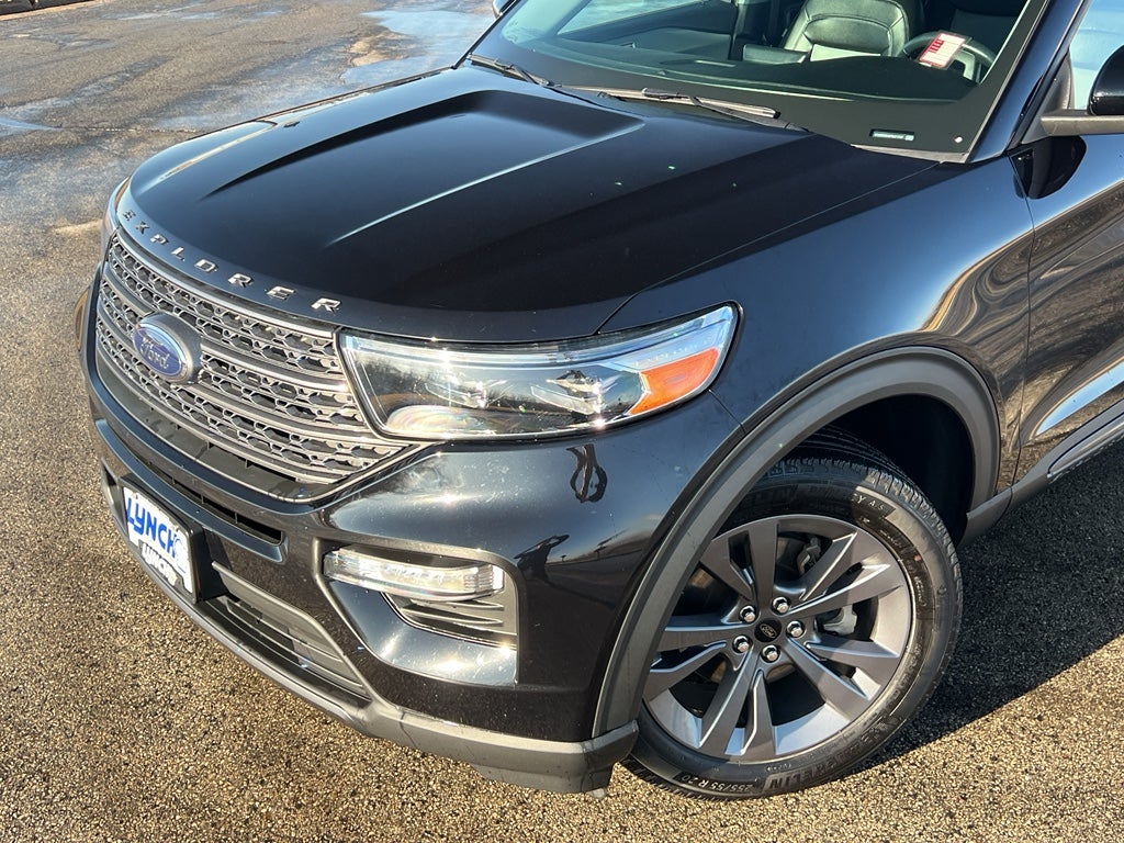 2023 Ford Explorer XLT 202A w/Moonroof