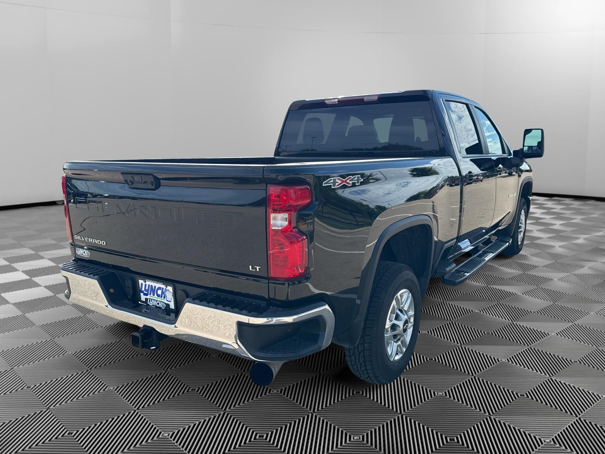2025 Chevrolet Silverado LT