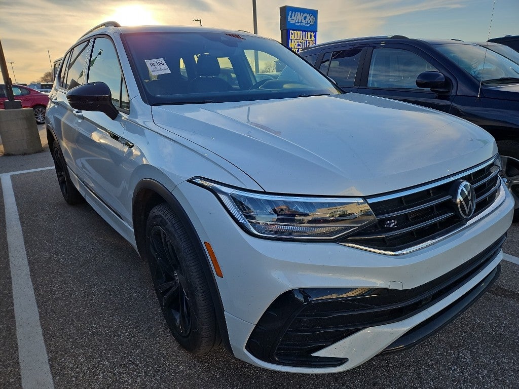 2023 Volkswagen Tiguan SE R-Line Black