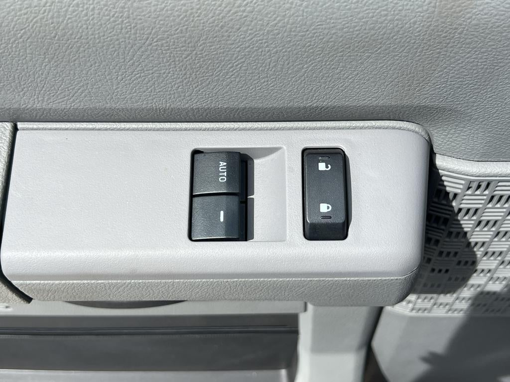 2025 Ford E-Series Cutaway E-350 SRW 138" WB