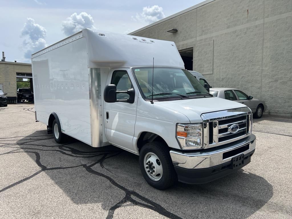 2025 Ford E-Series Cutaway E-350 SRW 138" WB