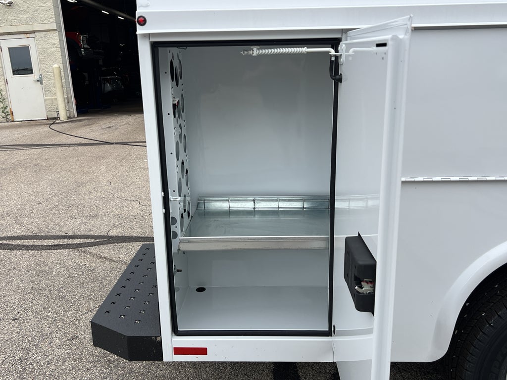 2026 Ford E-Series Cutaway E-350 SRW 138" WB