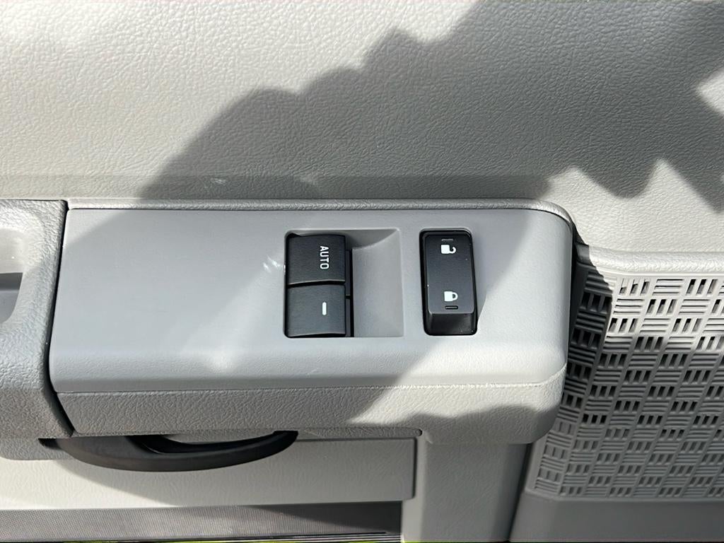 2025 Ford E-Series Cutaway E-350 SRW 138" WB