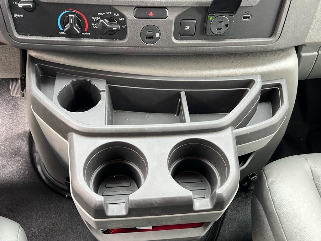 2025 Ford E-Series Cutaway E-350 SRW 138" WB