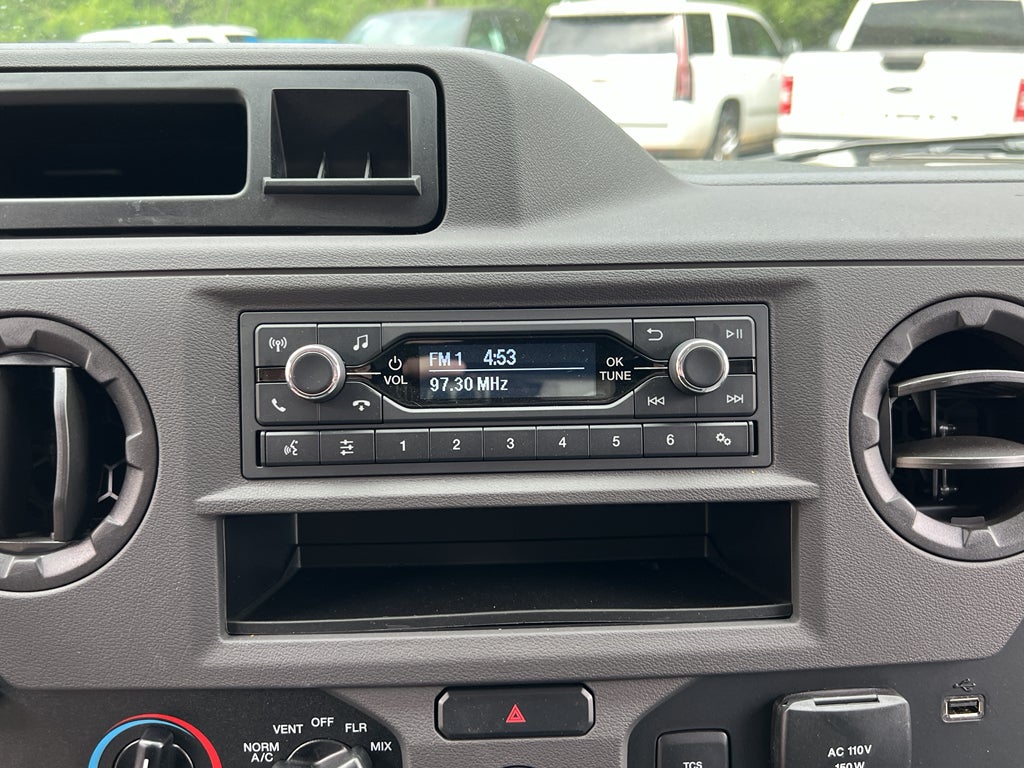 2025 Ford E-Series Cutaway E-350 SRW 138" WB