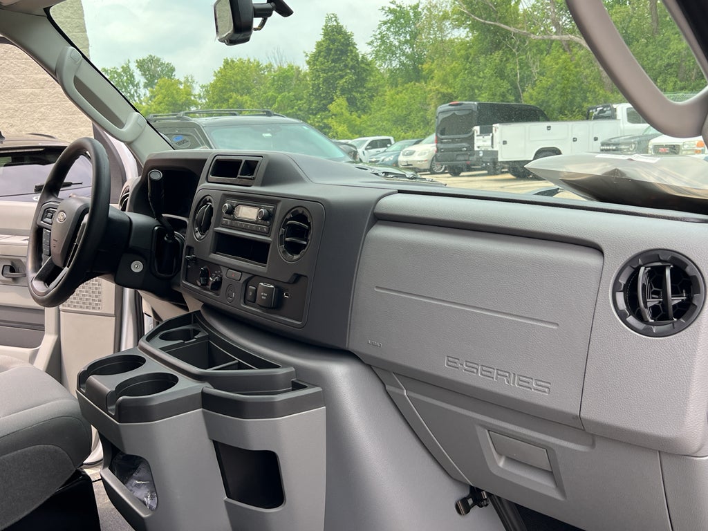 2025 Ford E-Series Cutaway E-350 SRW 138" WB