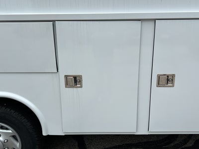 2025 Ford E-Series Cutaway E-350 SRW 138" WB