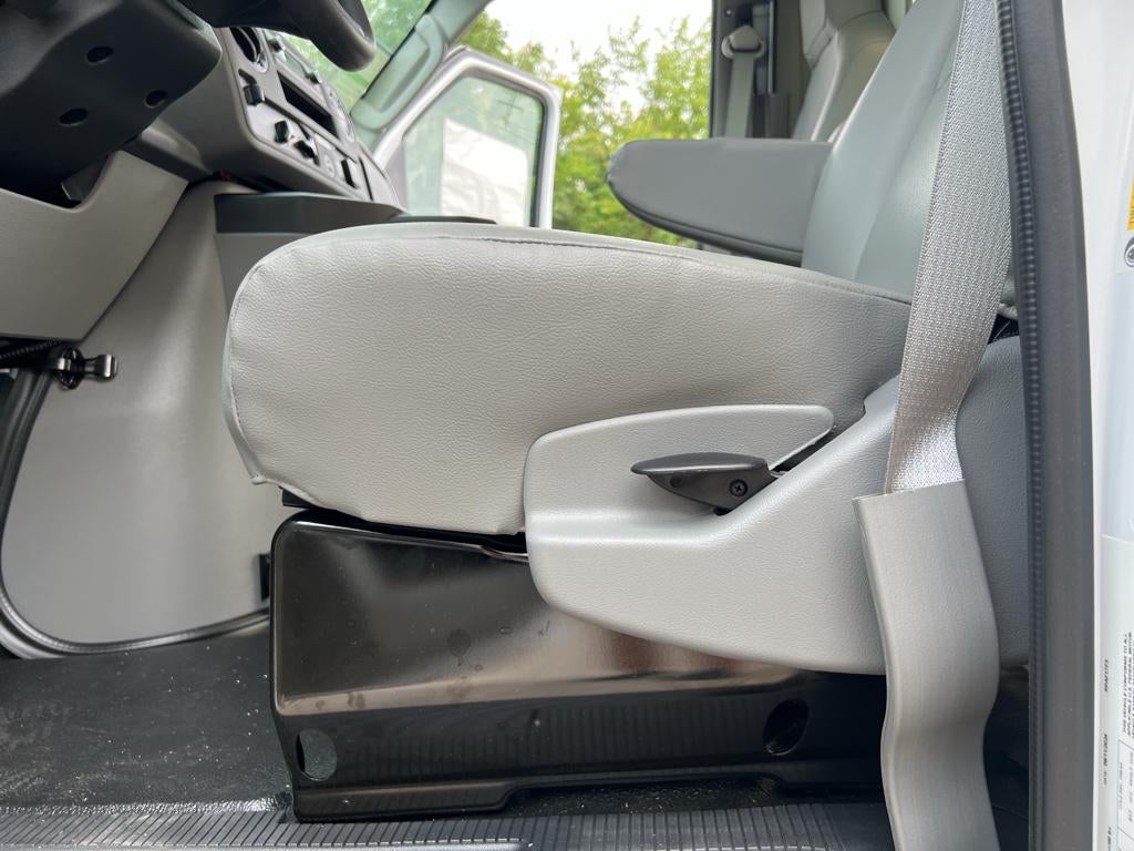 2025 Ford E-Series Cutaway E-450 DRW 158" WB