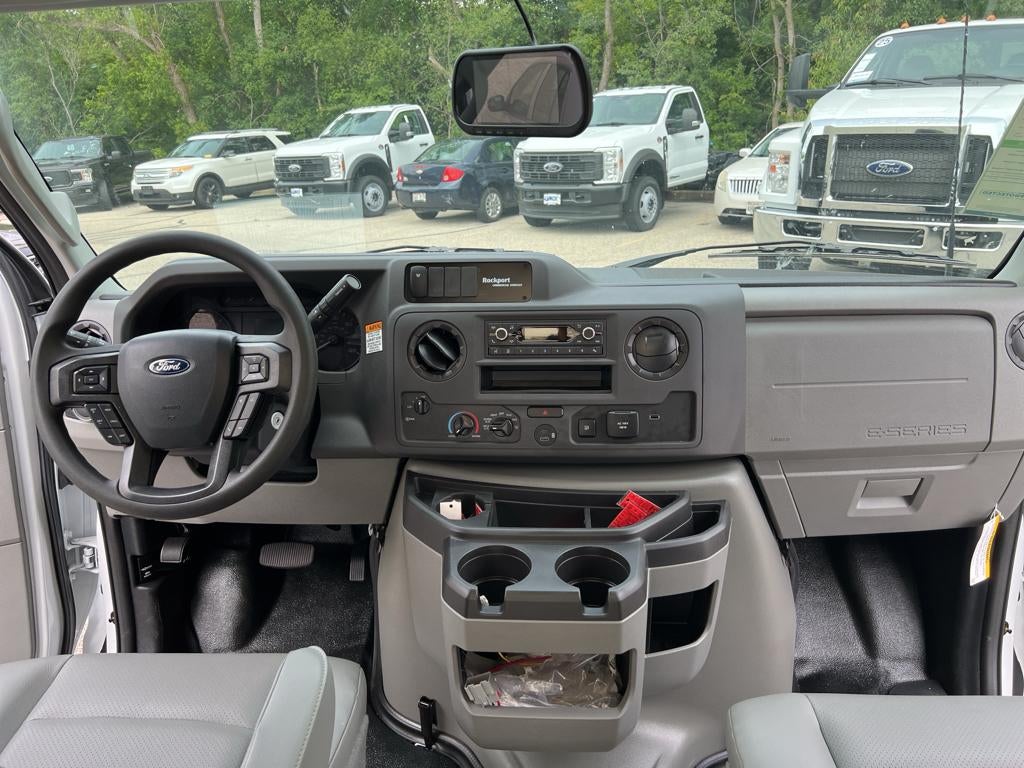 2025 Ford E-Series Cutaway E-450 DRW 158" WB