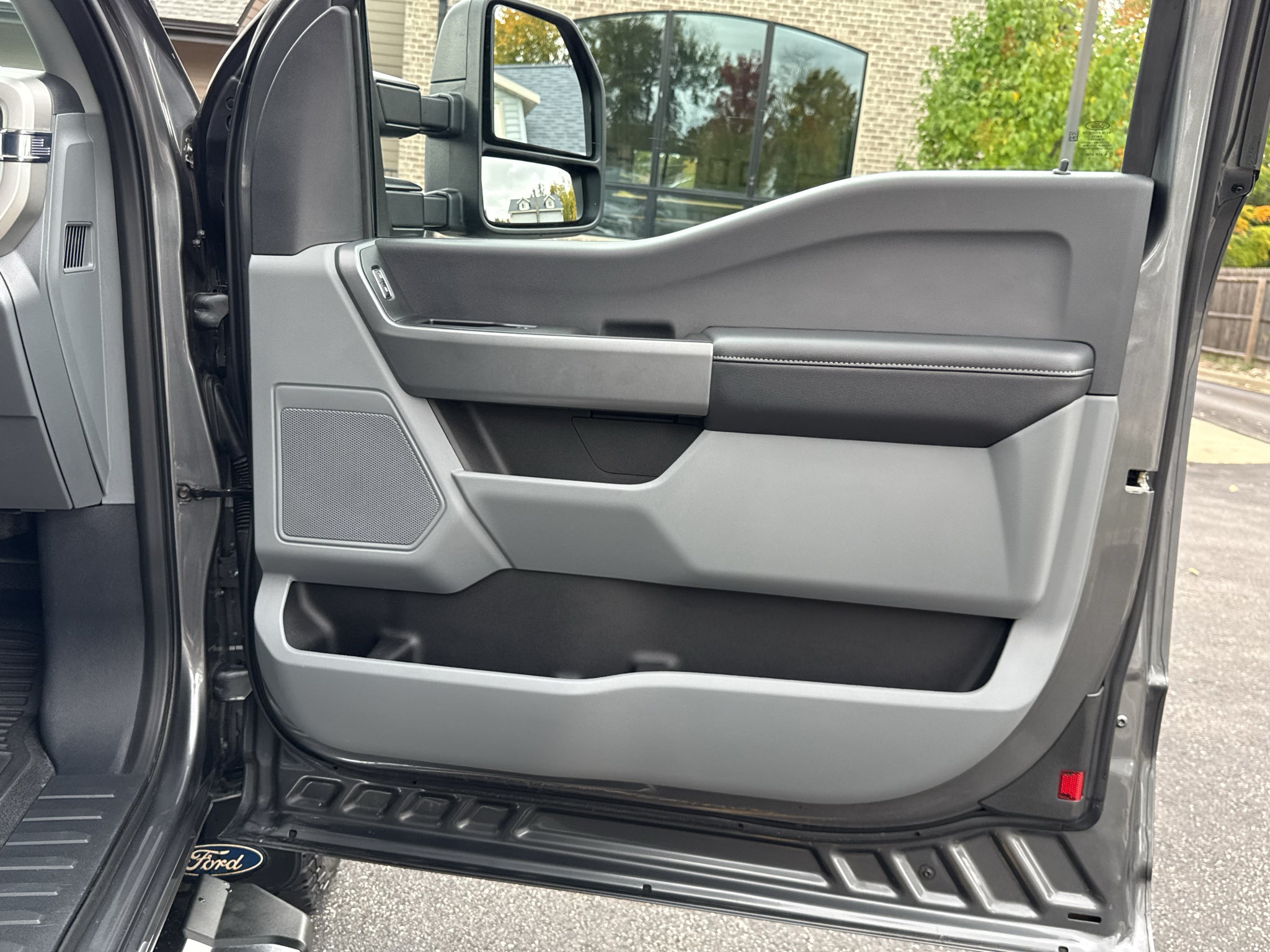 2024 Ford Super Duty F-250 Pickup LARIAT
