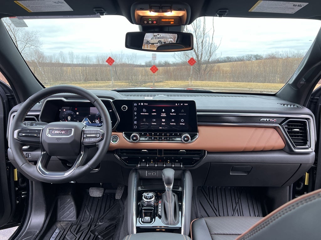 2025 GMC Canyon 4WD AT4