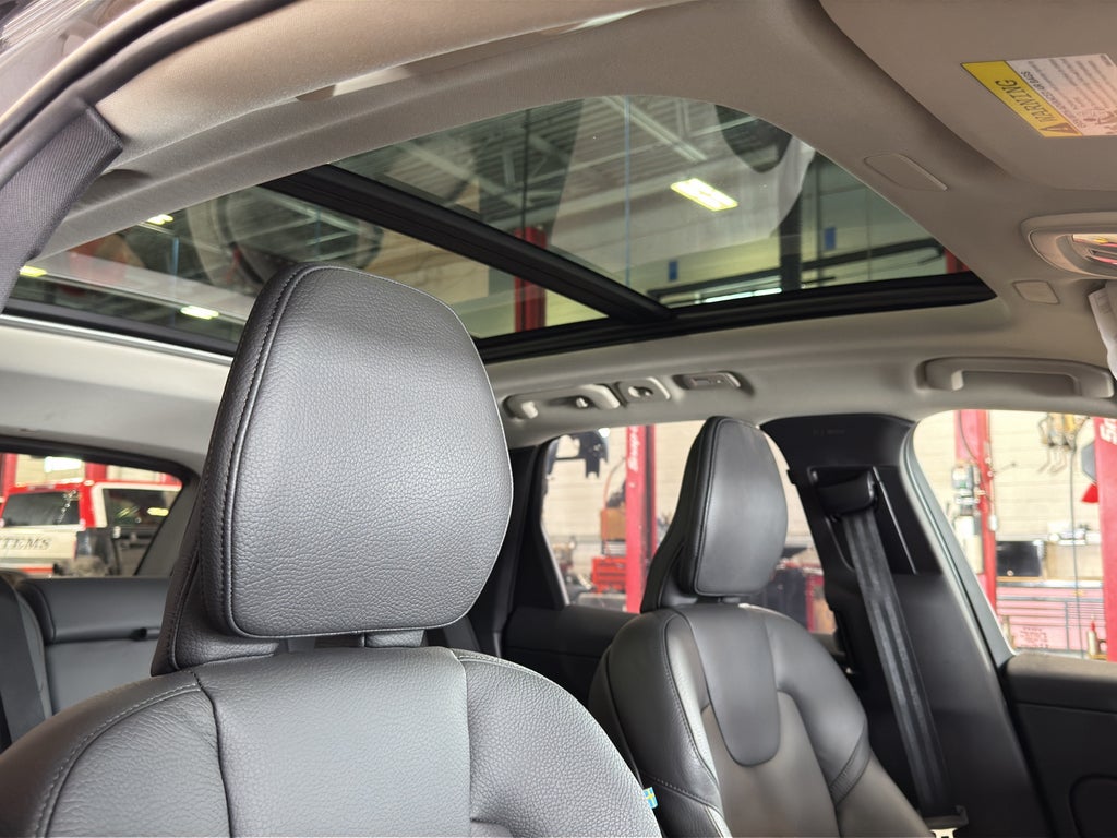 2025 Volvo XC60 Plus